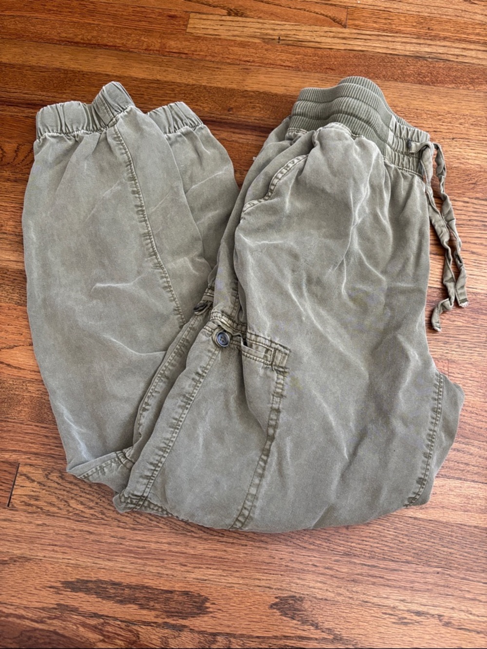 aerie green women’s jogger style pants cargo drawstring waist
